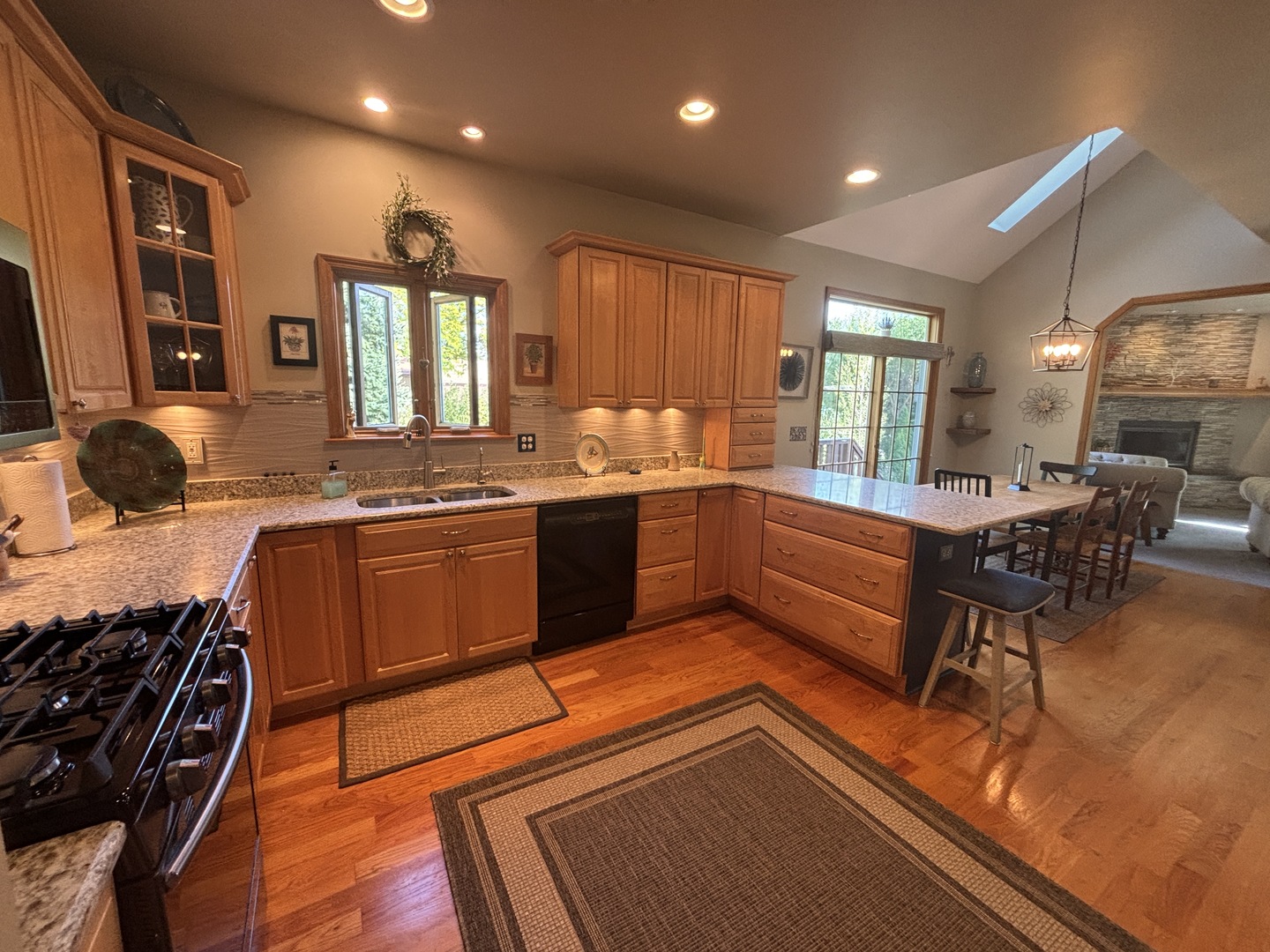 2S590 Seraph Holmes Court, Warrenville, IL 60555