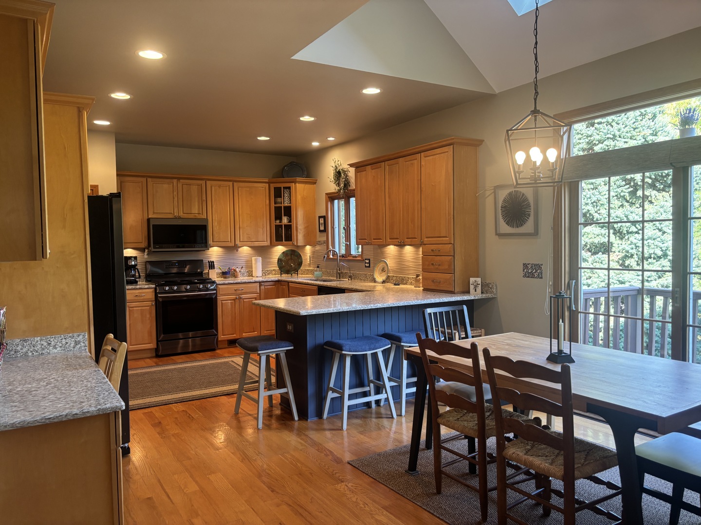 2S590 Seraph Holmes Court, Warrenville, IL 60555