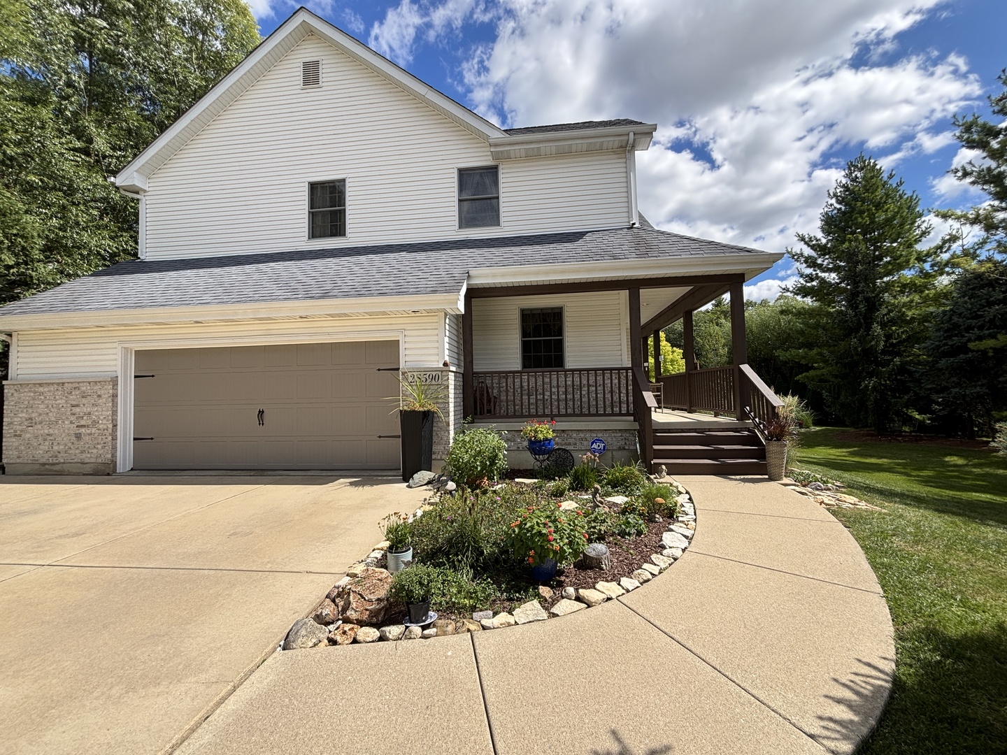 2S590 Seraph Holmes Court, Warrenville, IL 60555