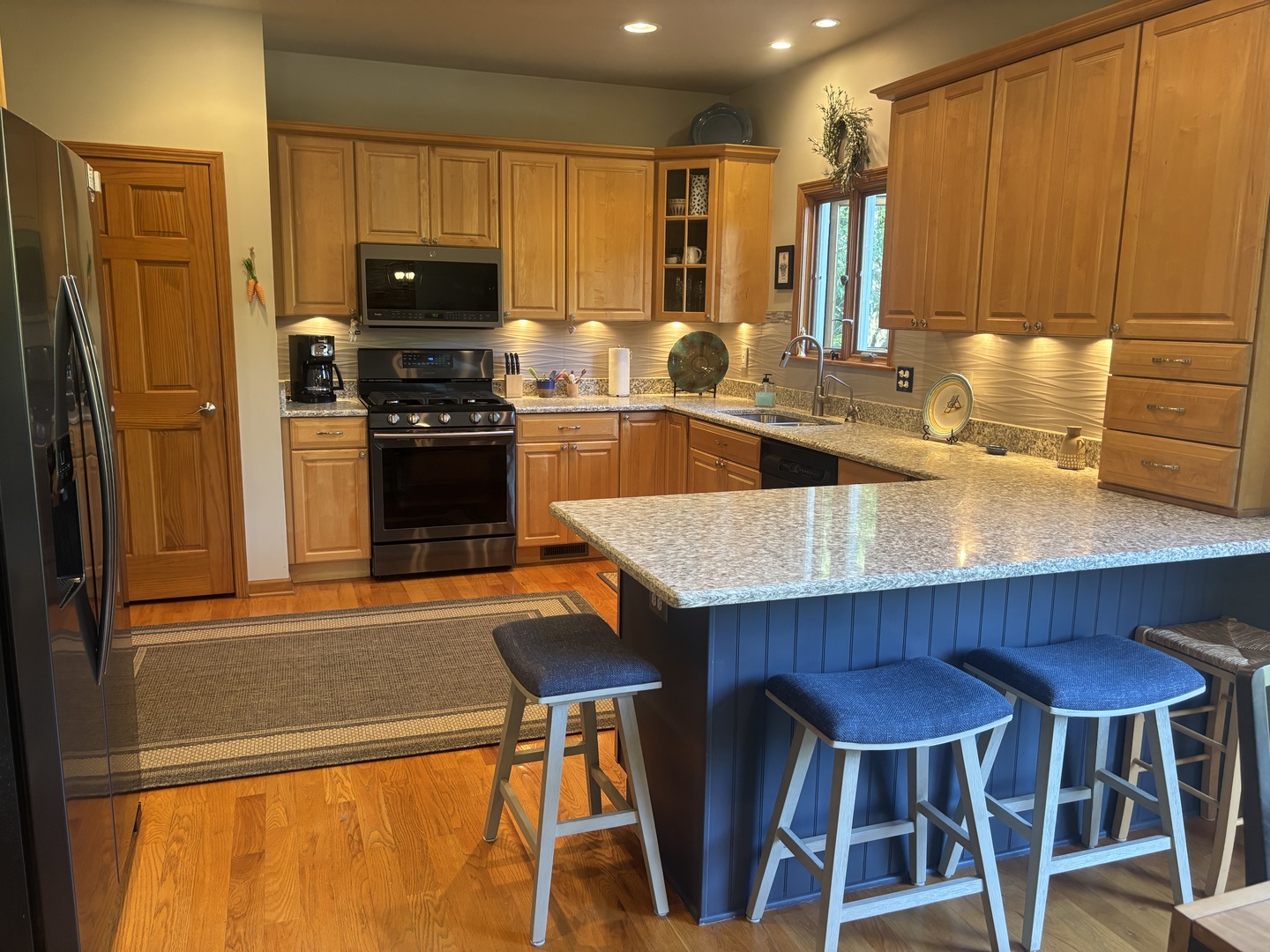 2S590 Seraph Holmes Court, Warrenville, IL 60555