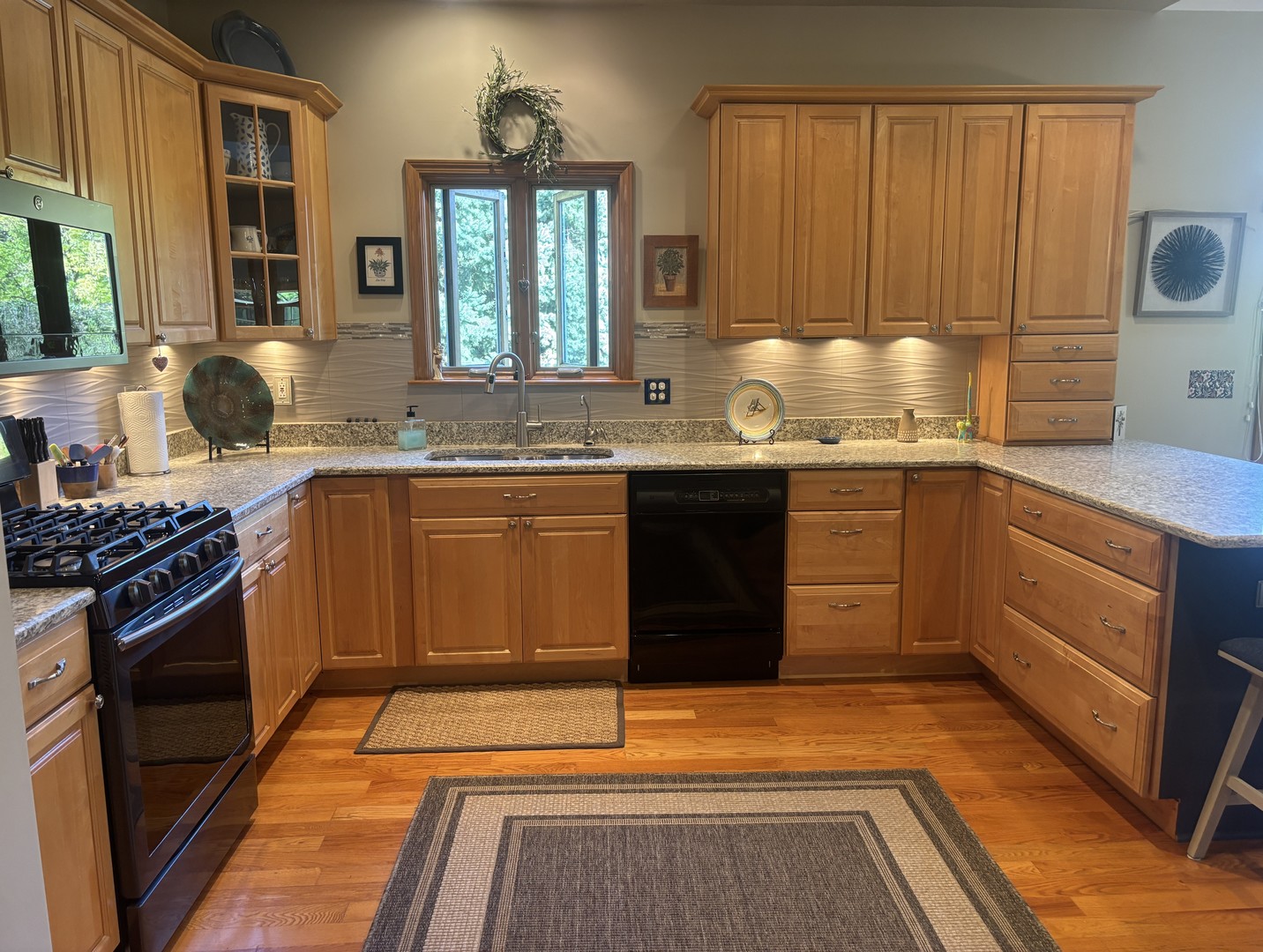 2S590 Seraph Holmes Court, Warrenville, IL 60555