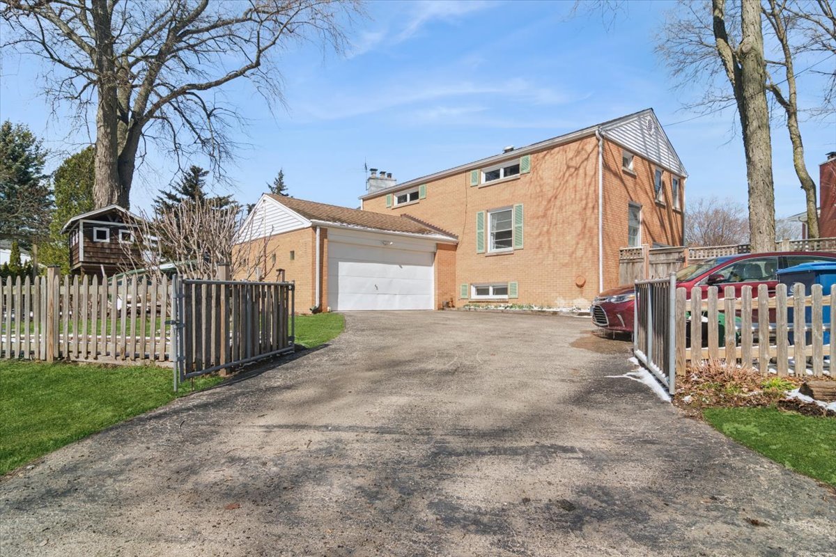 411 Pine Manor Drive, Wilmette, IL 60091