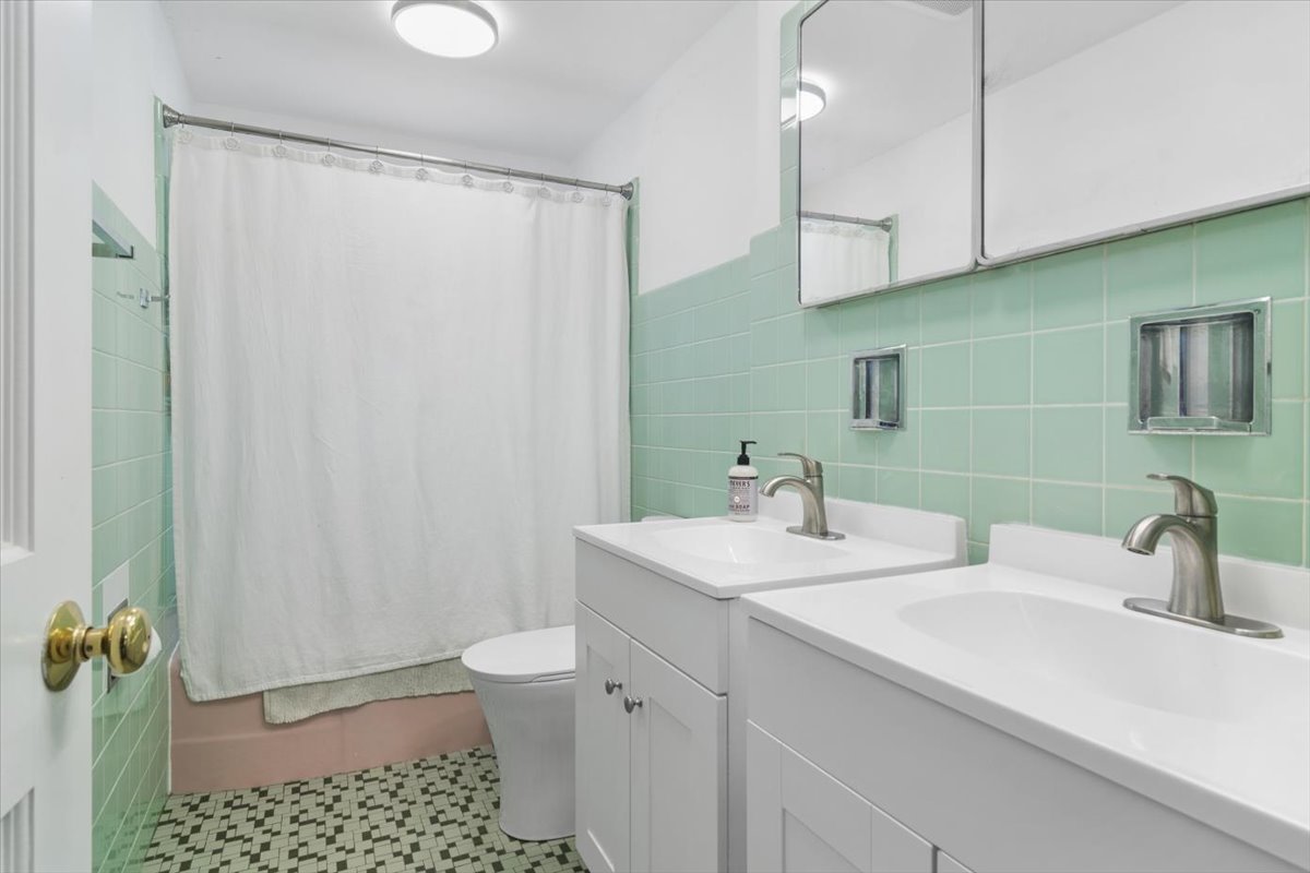 411 Pine Manor Drive, Wilmette, IL 60091