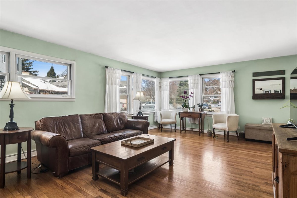 411 Pine Manor Drive, Wilmette, IL 60091