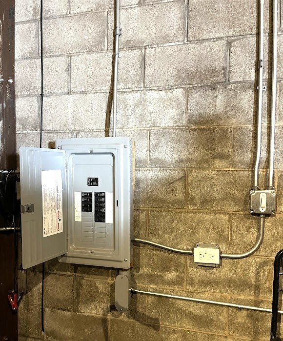 394 E Glenwood Dyer Road, Glenwood, IL 60425