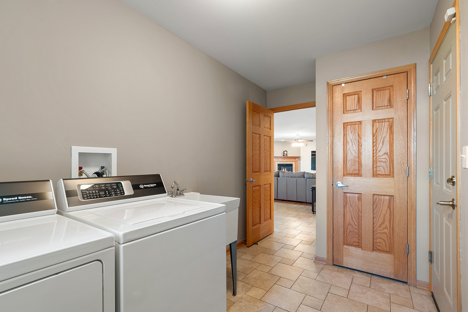 785 Stacey Drive, New Lenox, IL 60451