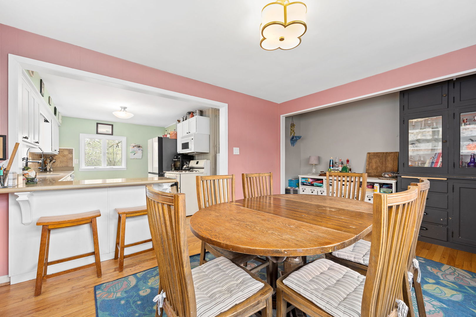 4624 Lee Avenue, Downers Grove, IL 60515