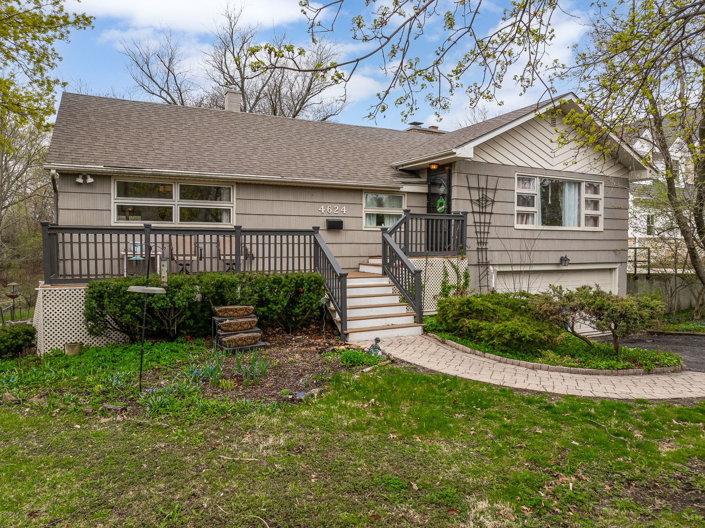 4624 Lee Avenue, Downers Grove, IL 60515
