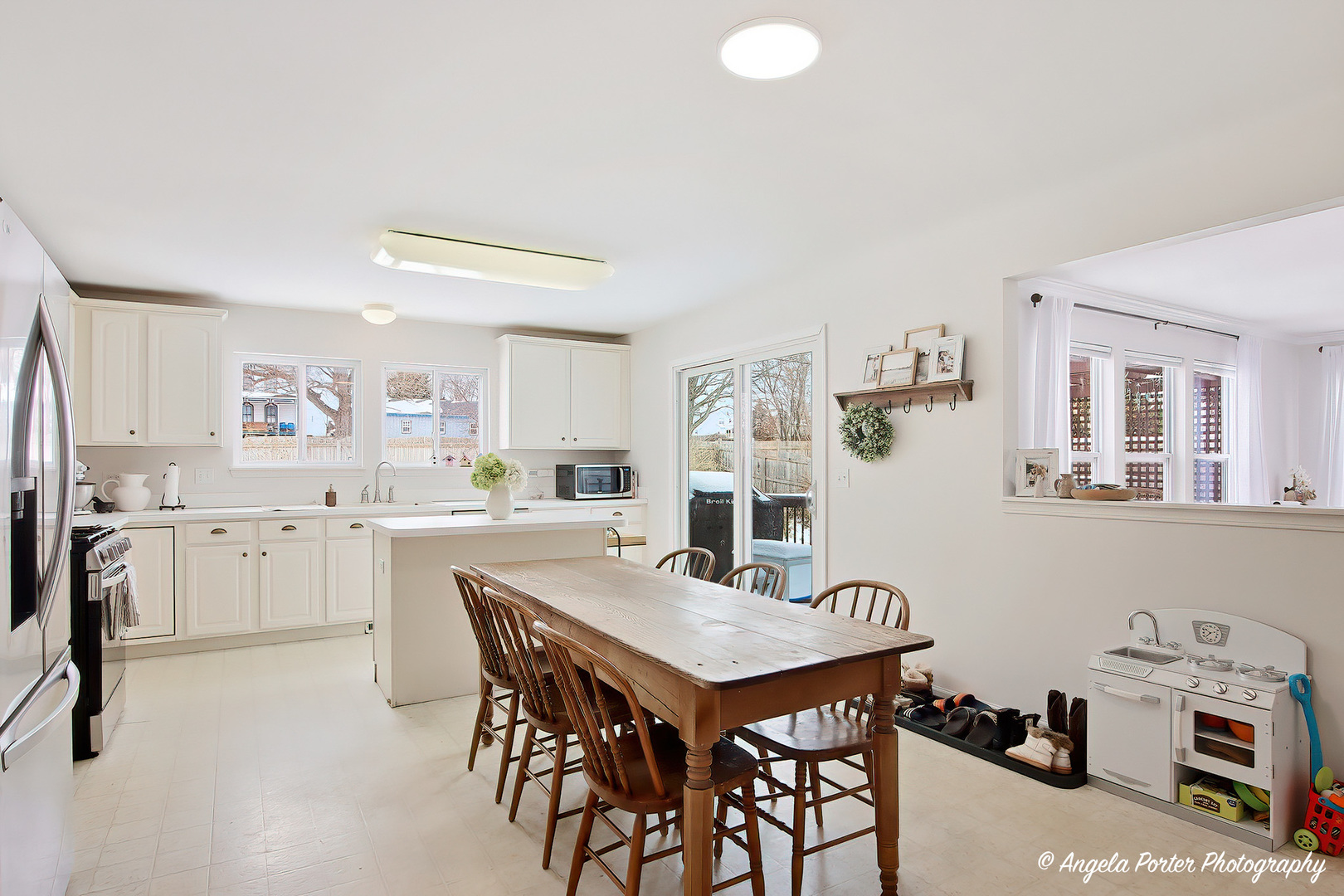 1901 Kennedy Drive, McHenry, IL 60050