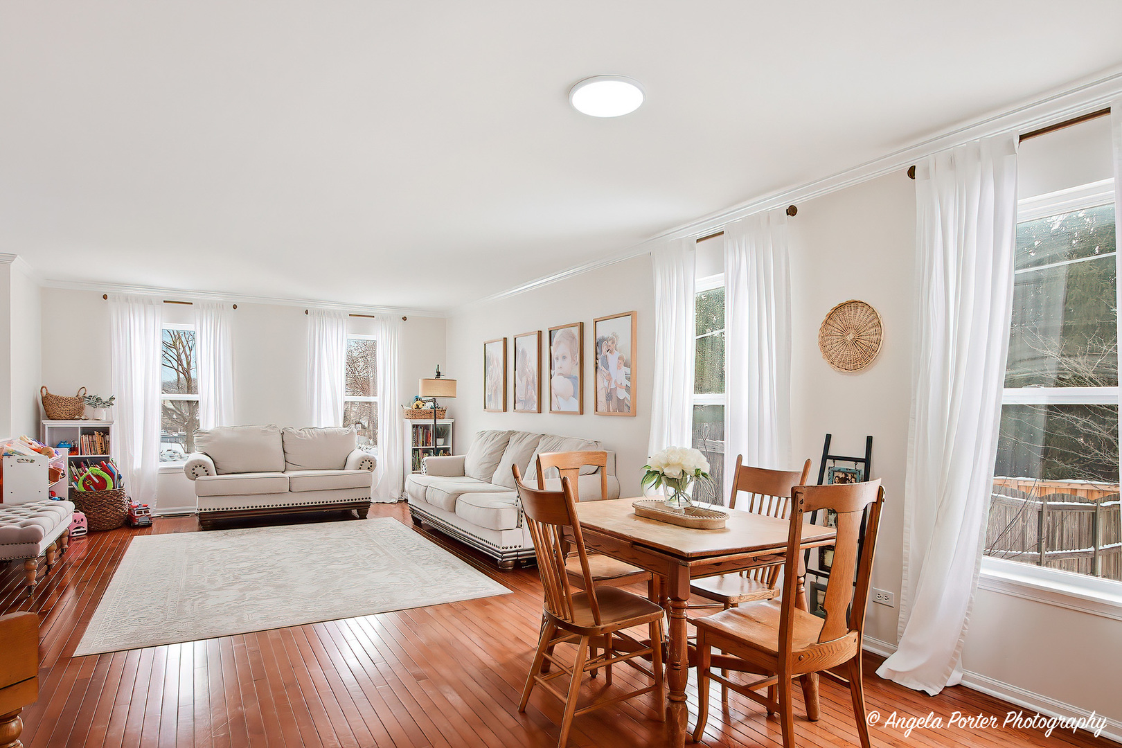 1901 Kennedy Drive, McHenry, IL 60050