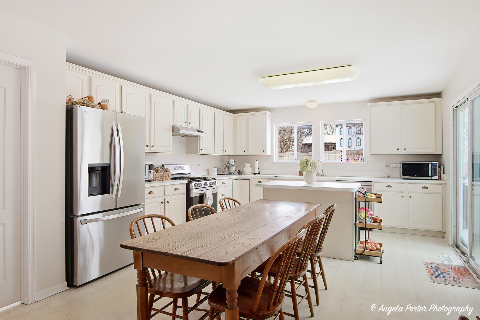 1901 Kennedy Drive, McHenry, IL 60050