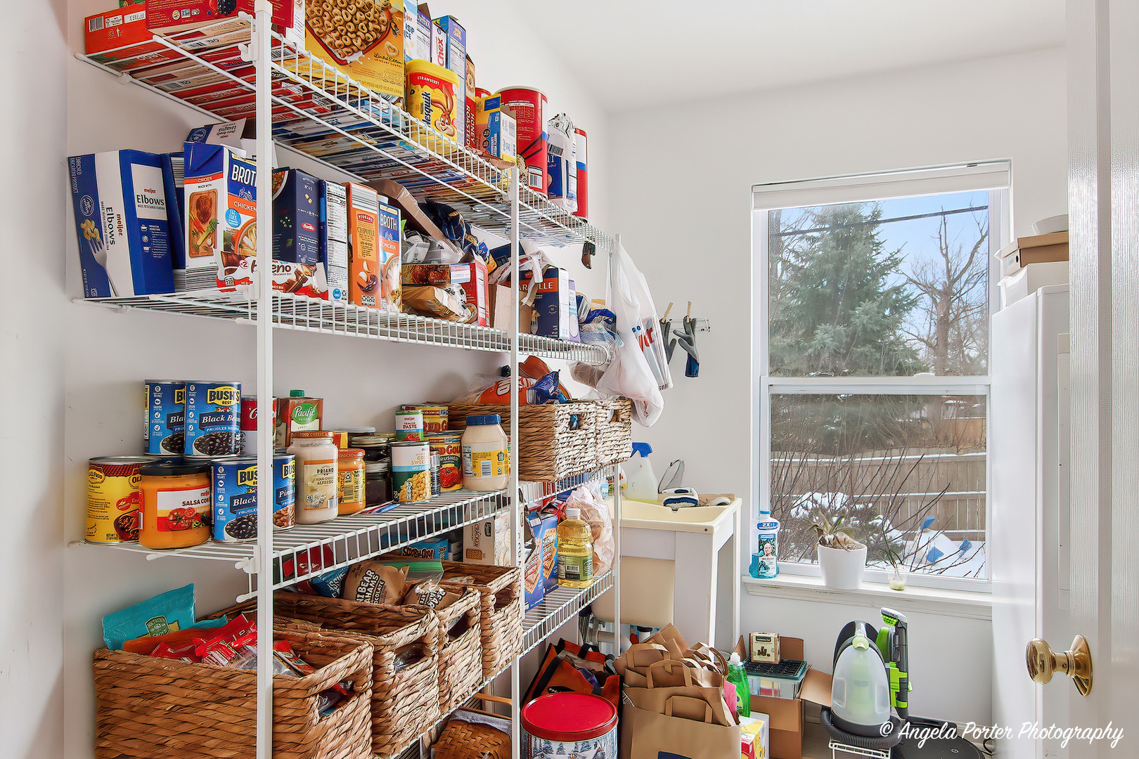 1901 Kennedy Drive, McHenry, IL 60050