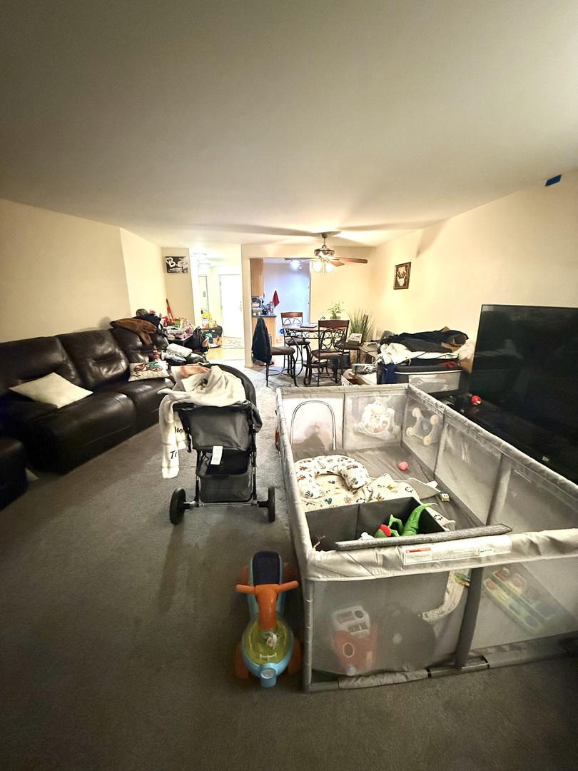 3900 W 95th Street #305, Evergreen Park, IL 60805