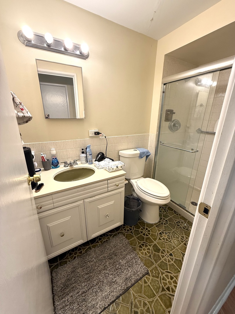 3900 W 95th Street #305, Evergreen Park, IL 60805