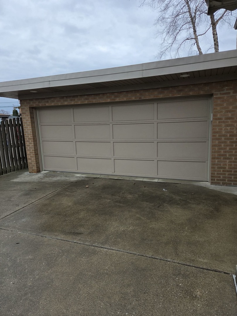 5425 W 99th Street, Oak Lawn, IL 60453