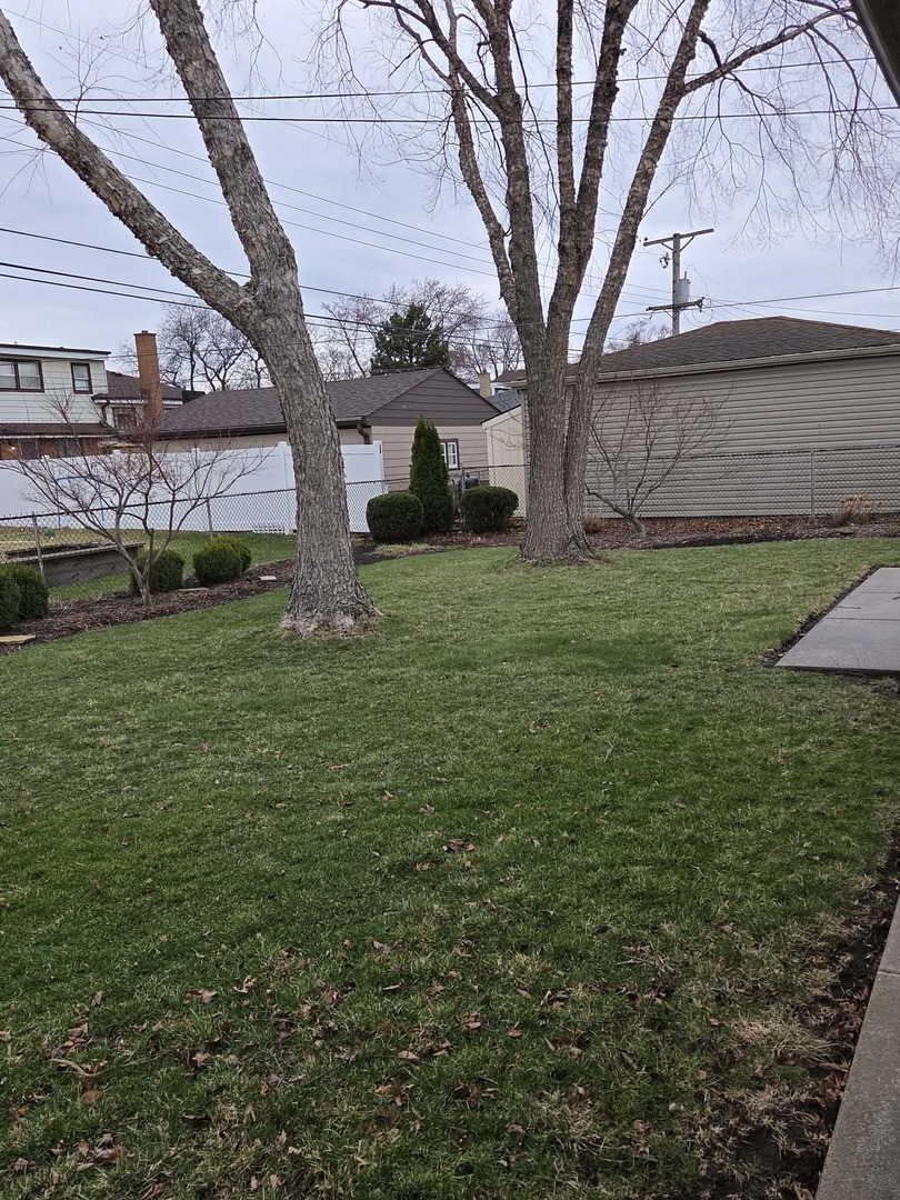 5425 W 99th Street, Oak Lawn, IL 60453