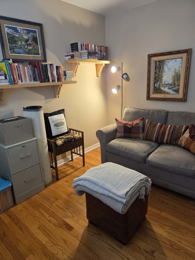 5425 W 99th Street, Oak Lawn, IL 60453