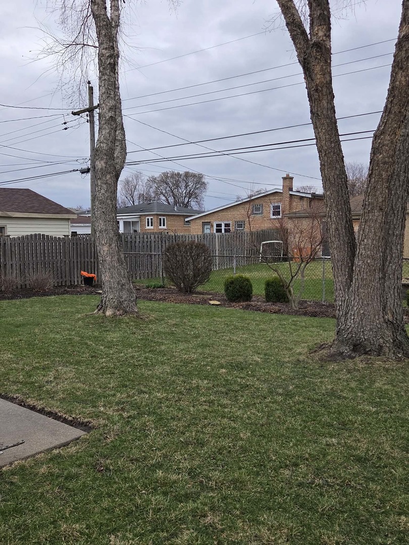 5425 W 99th Street, Oak Lawn, IL 60453