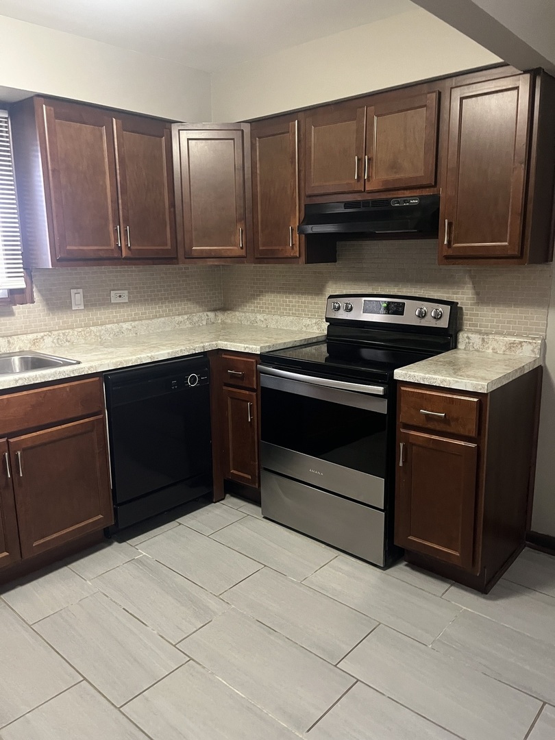 14747 S KENTON Avenue #3C, Midlothian, IL 60445