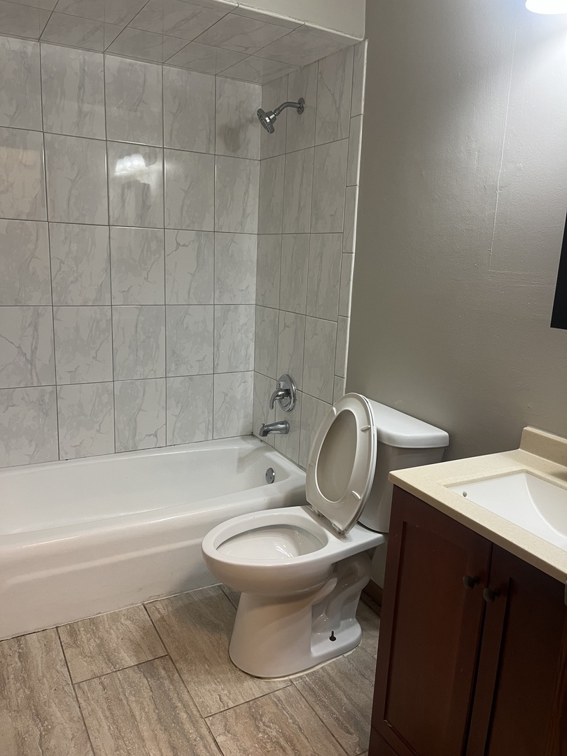 14747 S KENTON Avenue #3C, Midlothian, IL 60445