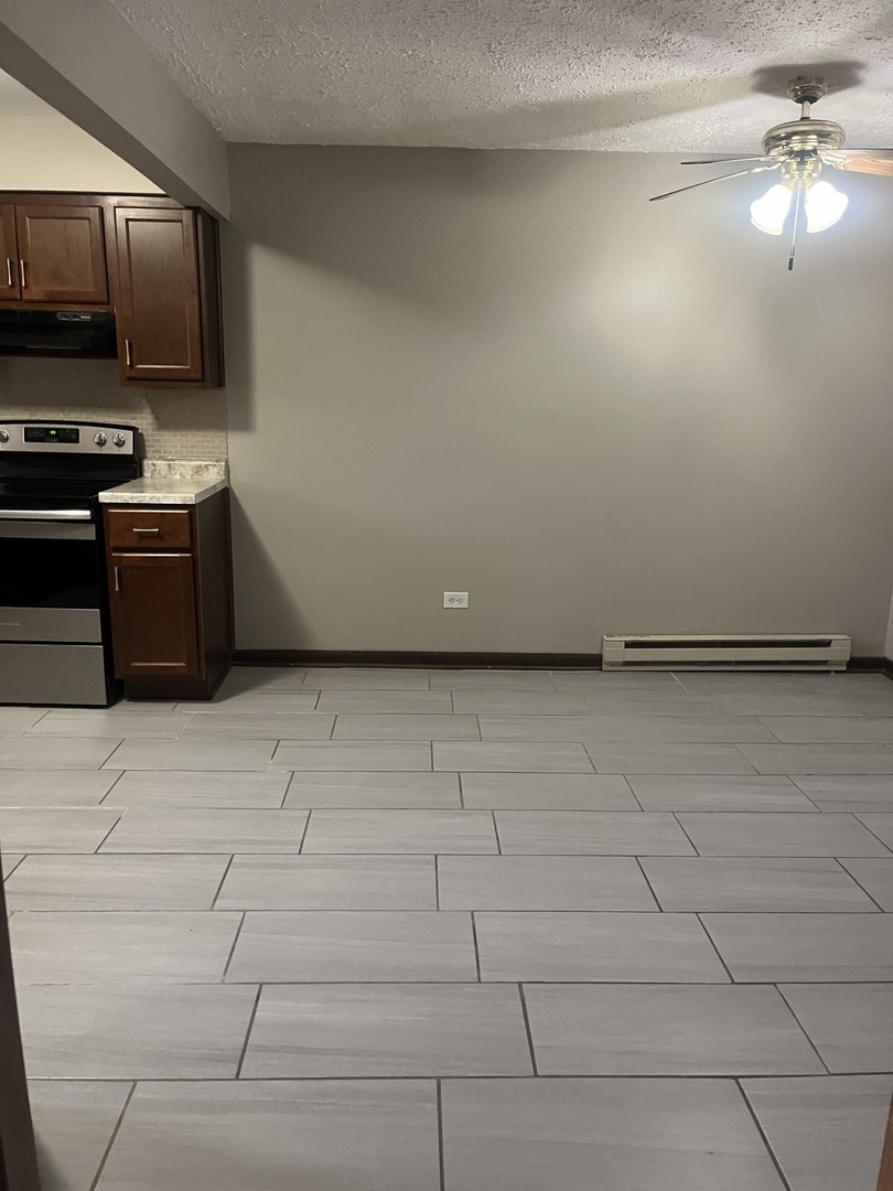 14747 S KENTON Avenue #3C, Midlothian, IL 60445