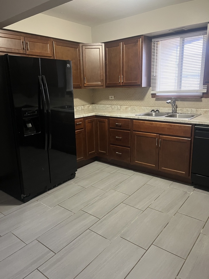 14747 S KENTON Avenue #3C, Midlothian, IL 60445