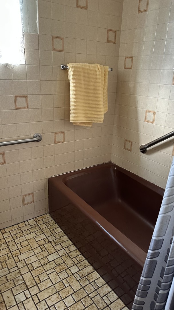 9225 Massasoit Avenue, Oak Lawn, IL 60453