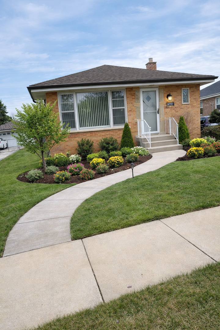 9225 Massasoit Avenue, Oak Lawn, IL 60453