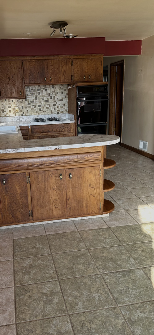 9225 Massasoit Avenue, Oak Lawn, IL 60453