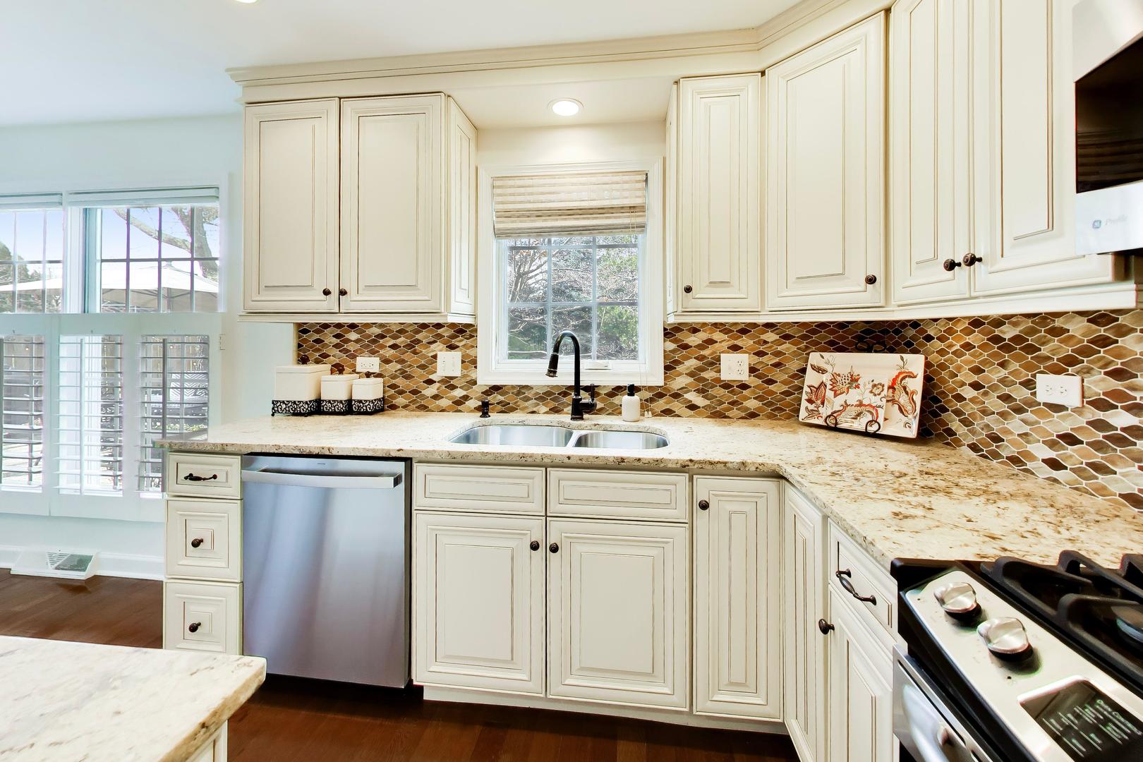 860 S Carriageway Lane, Palatine, IL 60067