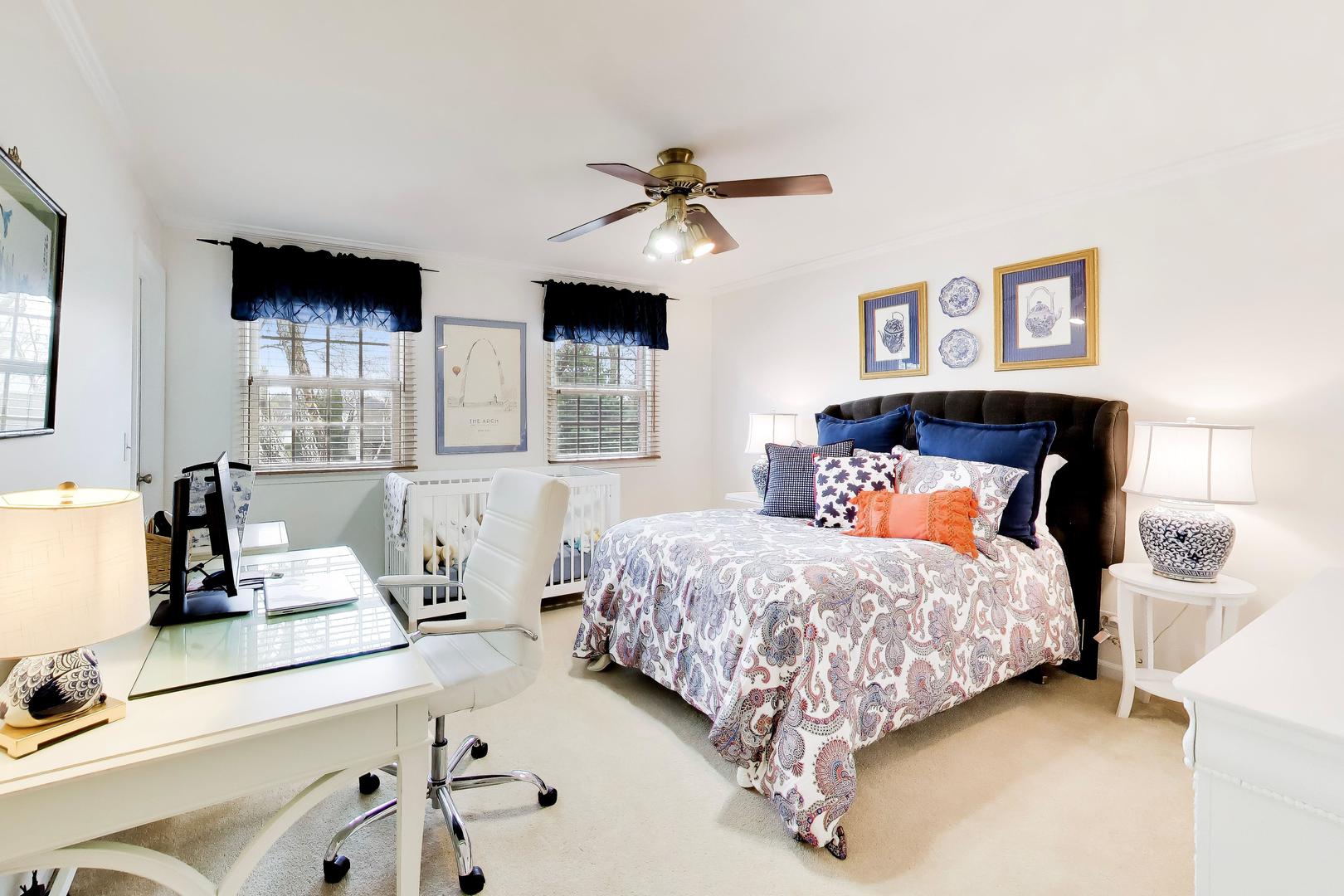 860 S Carriageway Lane, Palatine, IL 60067