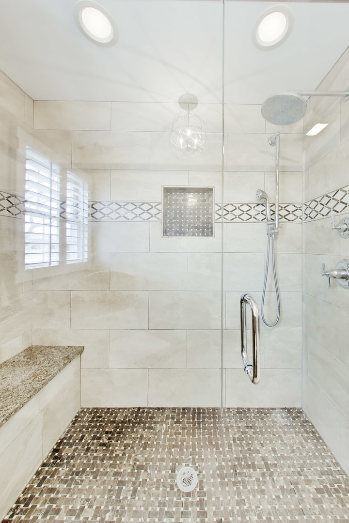 860 S Carriageway Lane, Palatine, IL 60067