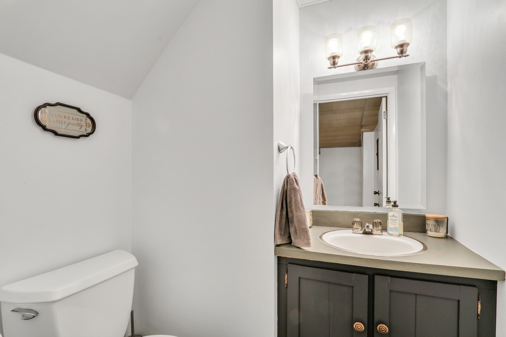 535 Thompson Avenue, Winthrop Harbor, IL 60096