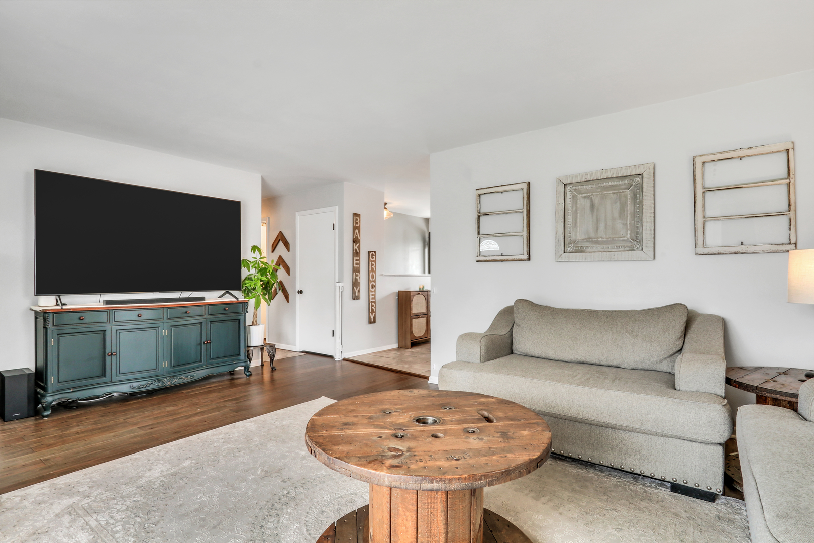 535 Thompson Avenue, Winthrop Harbor, IL 60096