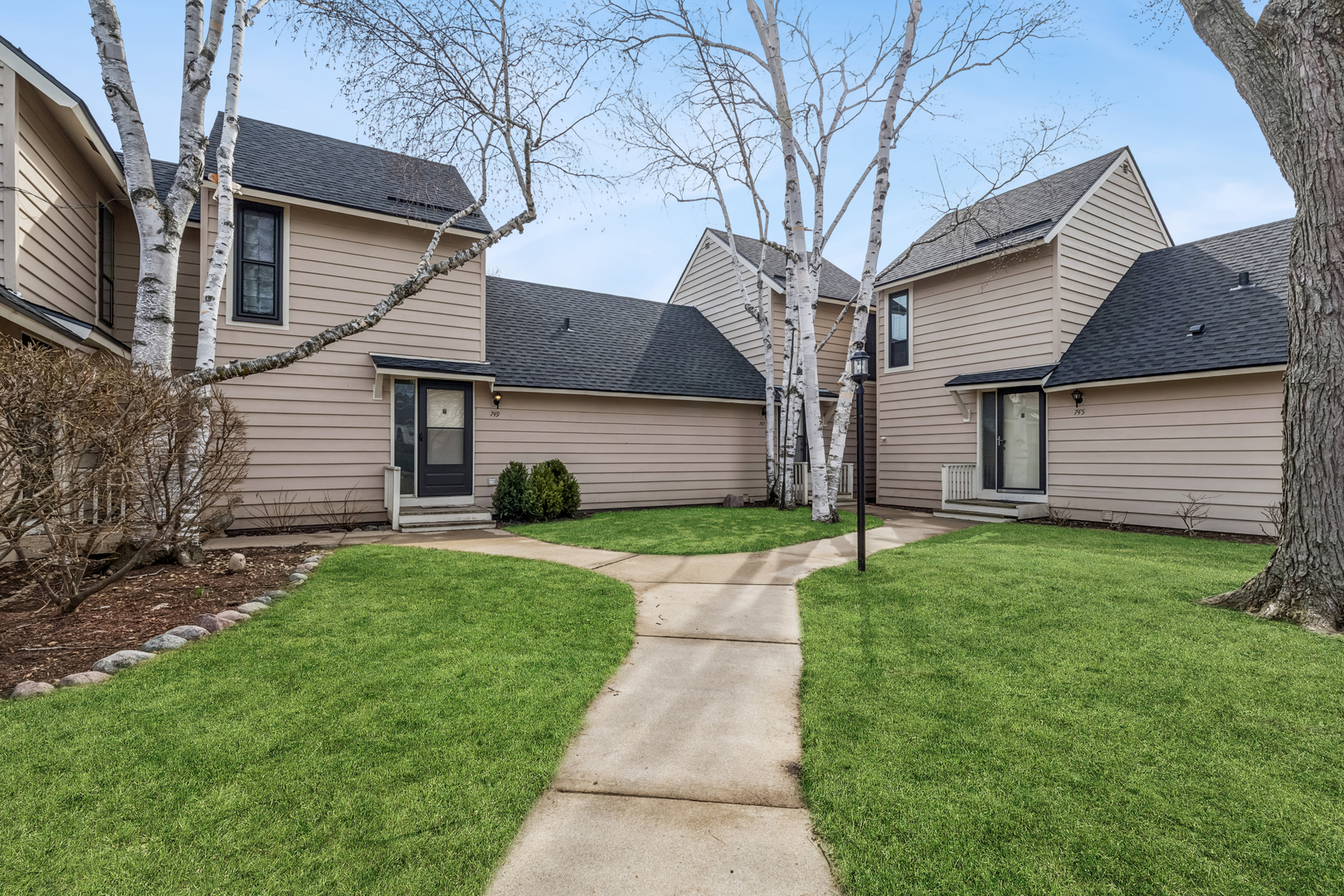 749 Shepard Court #749, Gurnee, IL 60031