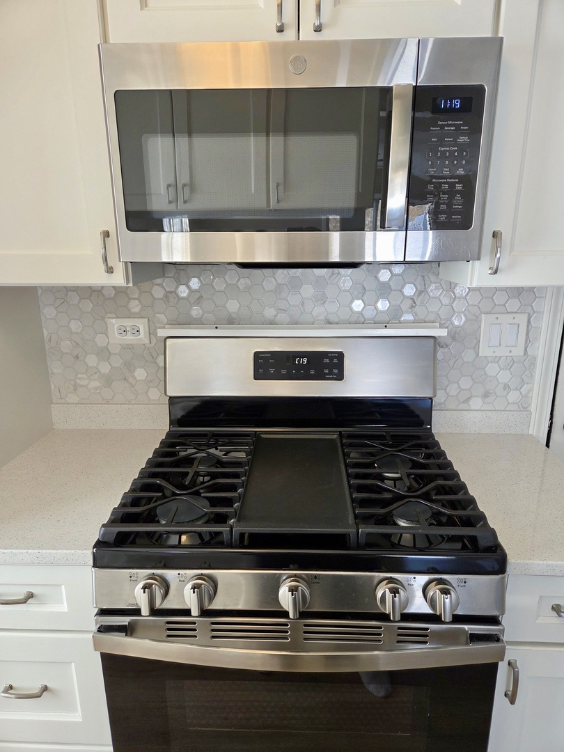 2646 Country Oaks Court, Aurora, IL 60502