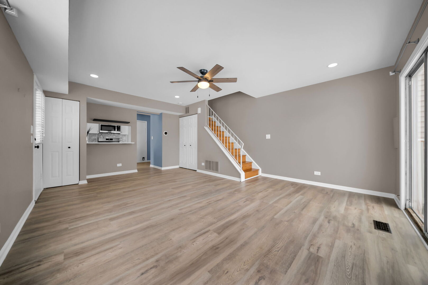 2646 Country Oaks Court, Aurora, IL 60502