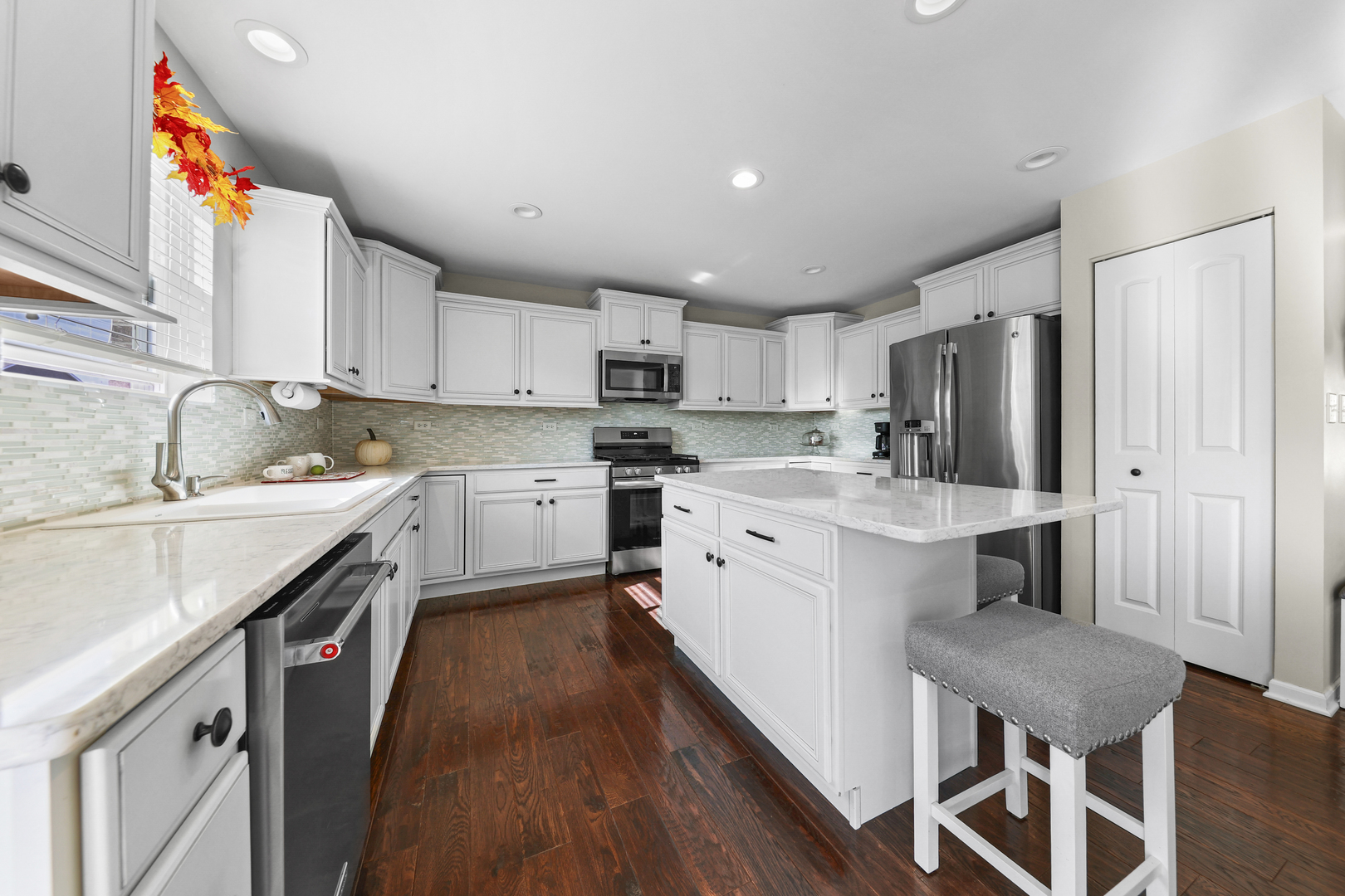 2102 Knightsbridge Lane, New Lenox, IL 60451