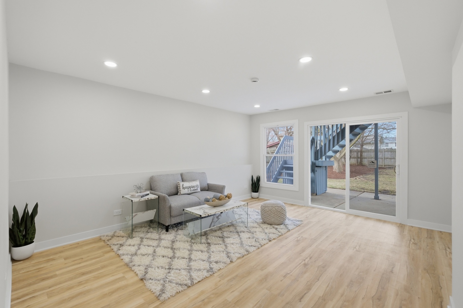 1450 Meyer Road, Hoffman Estates, IL 60169