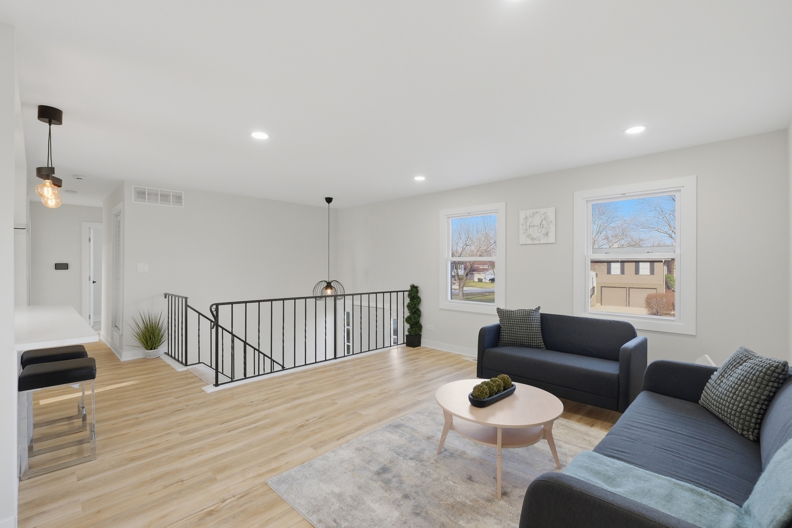 1450 Meyer Road, Hoffman Estates, IL 60169