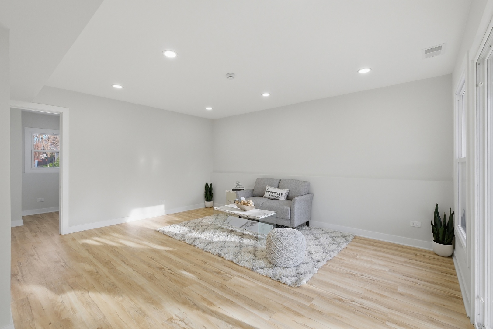 1450 Meyer Road, Hoffman Estates, IL 60169