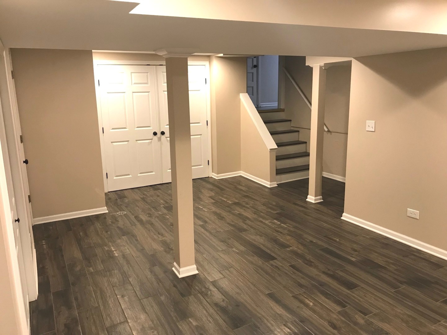 819 Tomawadee Drive, Park Ridge, IL 60068