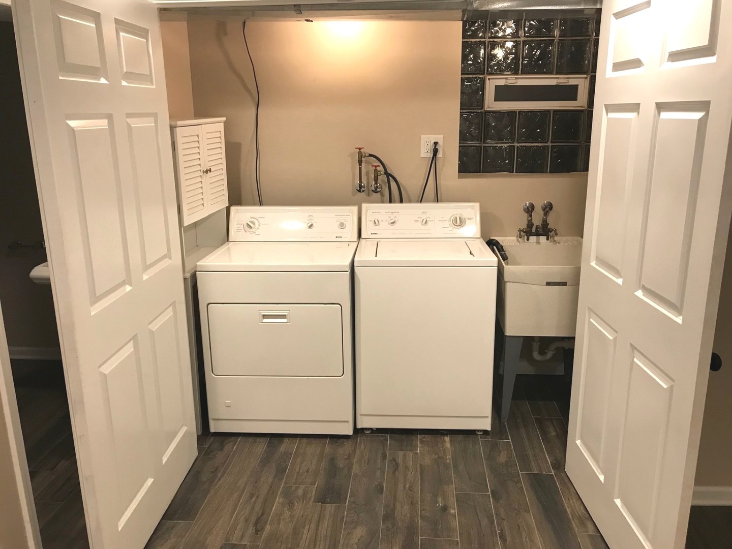 819 Tomawadee Drive, Park Ridge, IL 60068