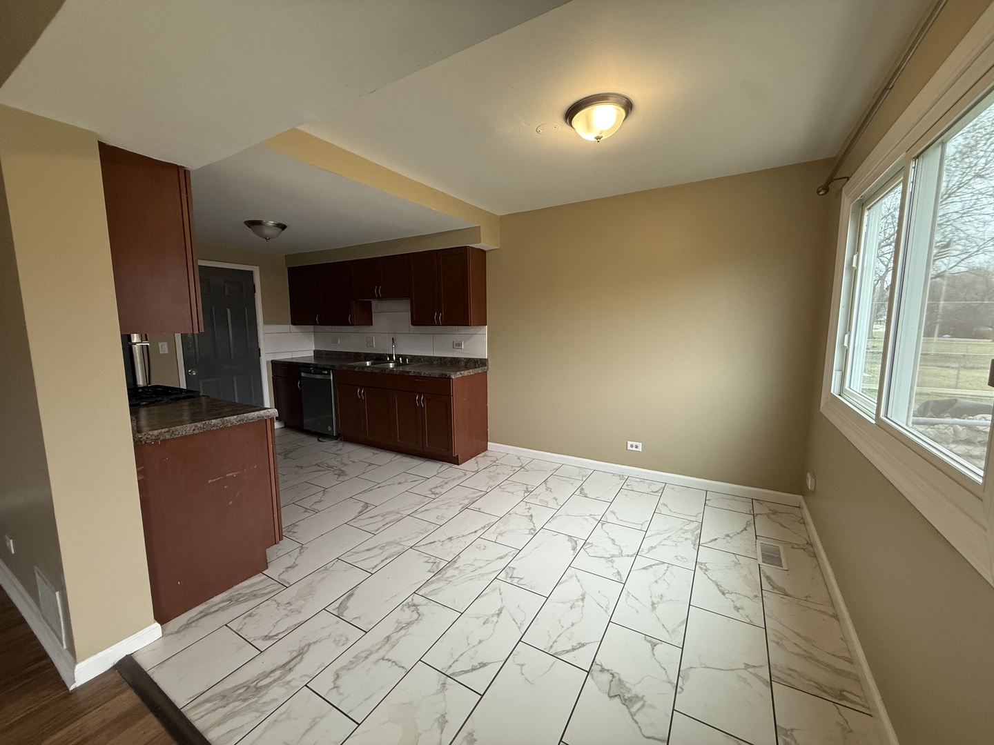 2152 Mallard Lane, Hanover Park, IL 60133