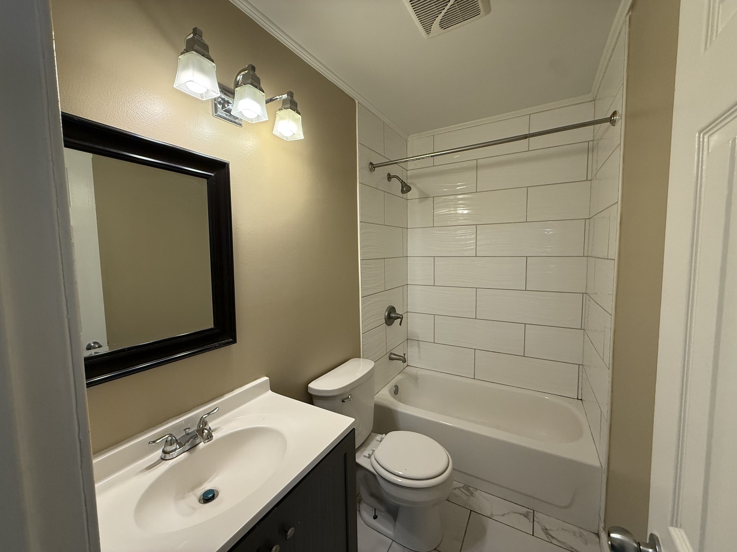 2152 Mallard Lane, Hanover Park, IL 60133