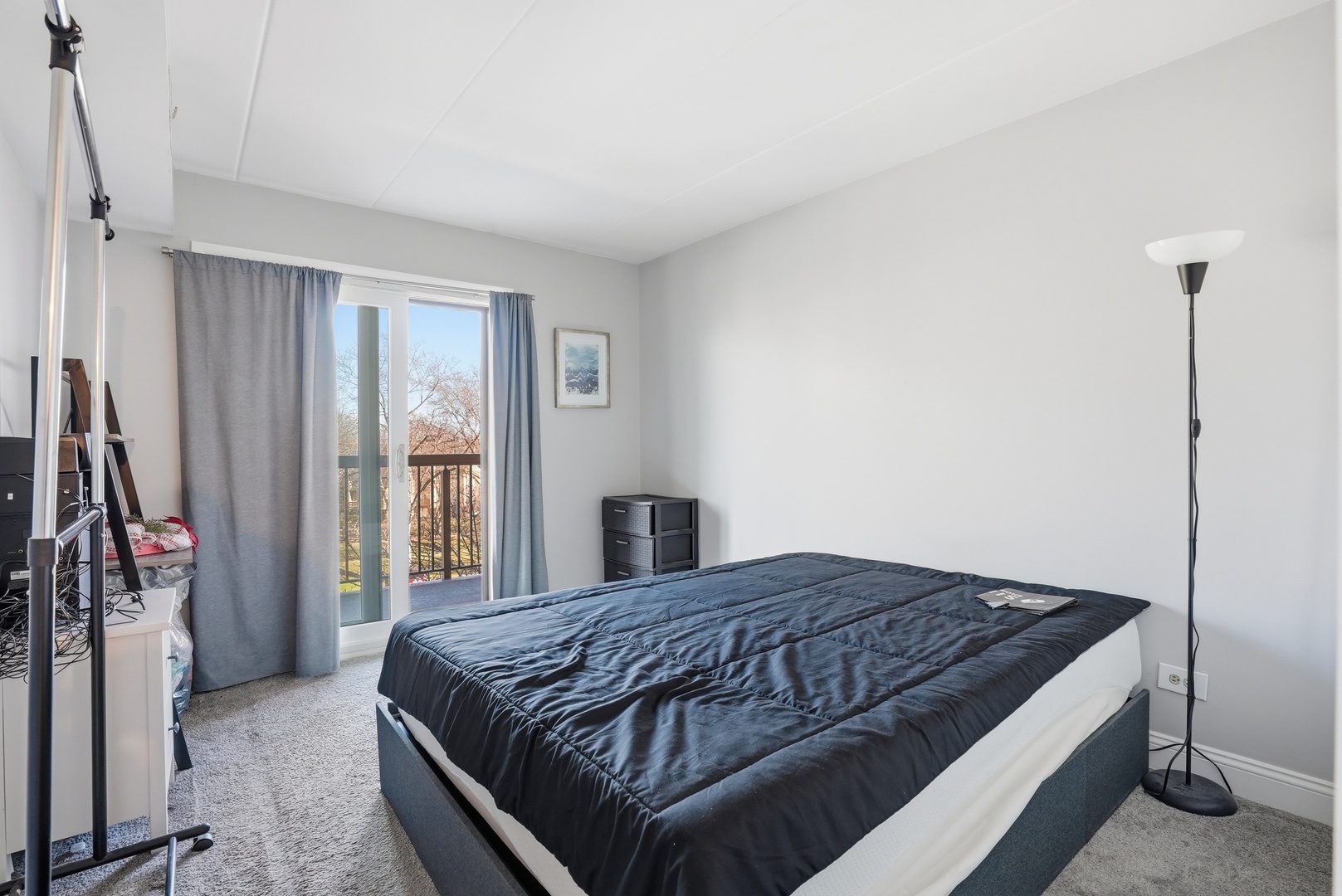 6443 Clarendon Hills Road #402, Willowbrook, IL 60527