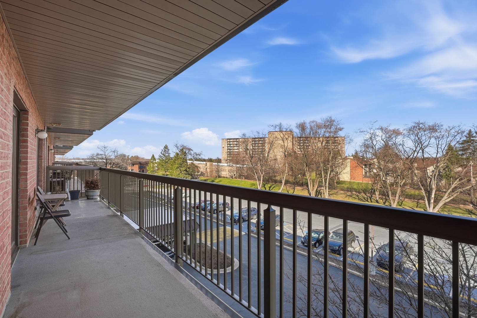 6443 Clarendon Hills Road #402, Willowbrook, IL 60527