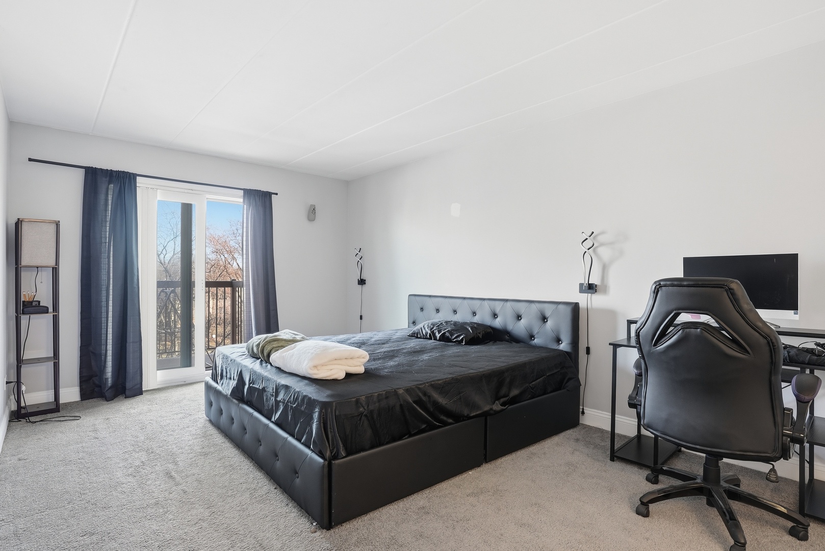 6443 Clarendon Hills Road #402, Willowbrook, IL 60527