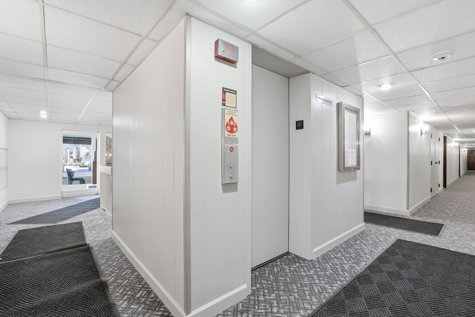 6443 Clarendon Hills Road #402, Willowbrook, IL 60527