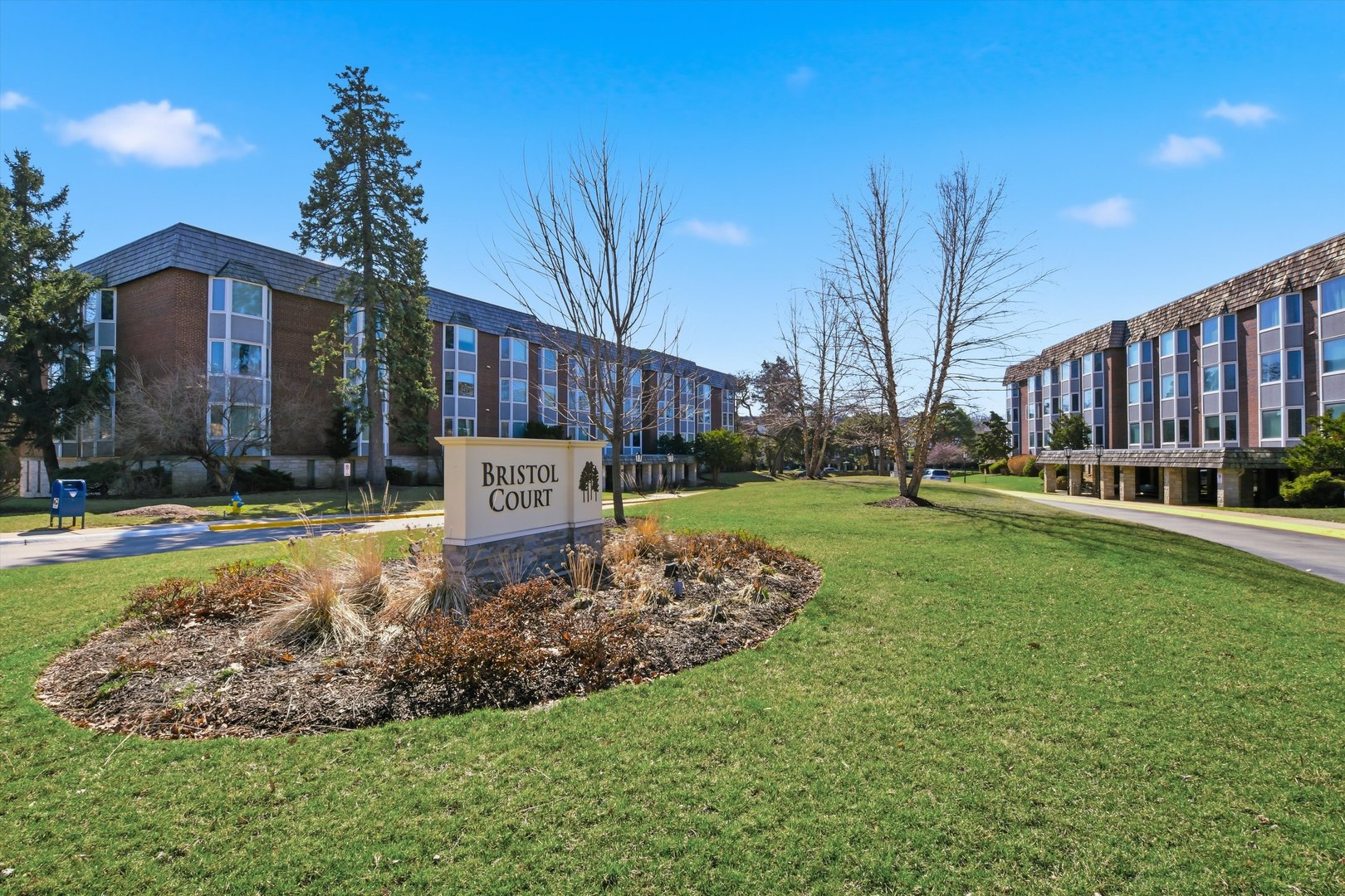 400 Ascot Drive #1E, Park Ridge, IL 60068